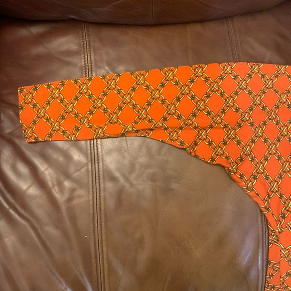 Michael Kors Chain Link Long
Sleeve Orange & Gold Top - Picture 7 of 7